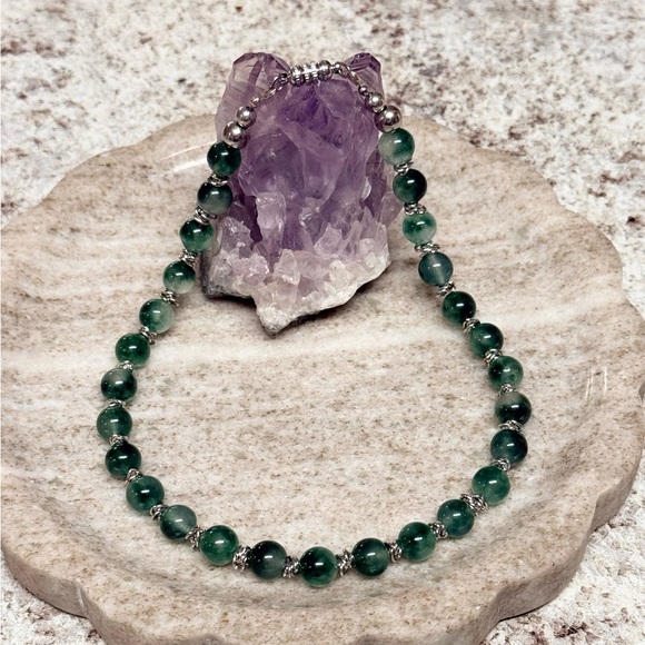 Green Jade Stone Collar Necklace With Silver Accents - Picture 3 of 7